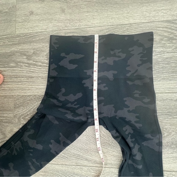 SPANX Look At Me Now Green Camo Leggings Sz XS Womens Casual Tights - Picture 7 of 9
